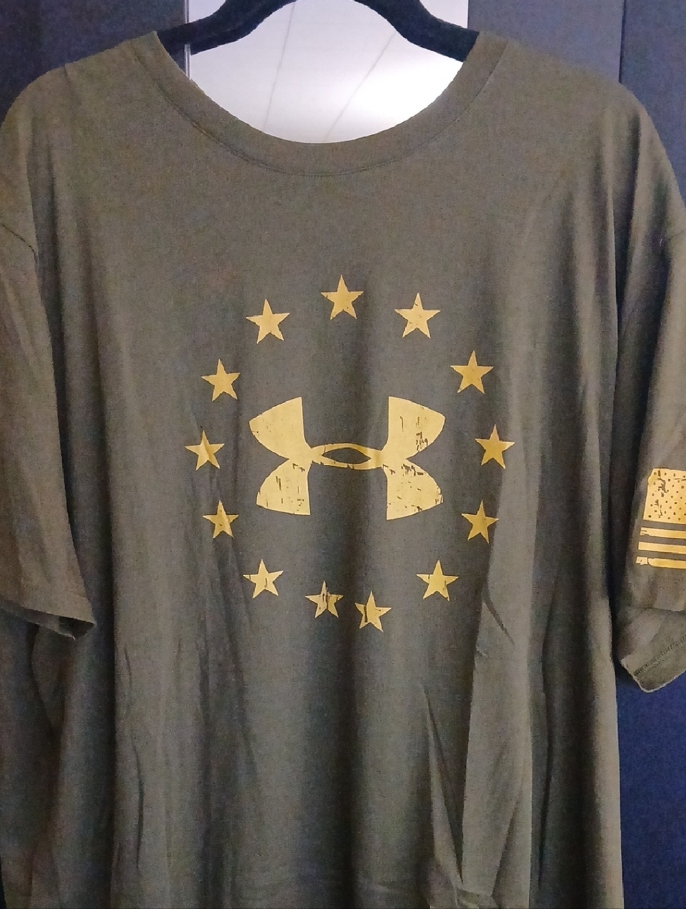 Under Armour Olive Green Short Sleeve Tee with Gold Logo